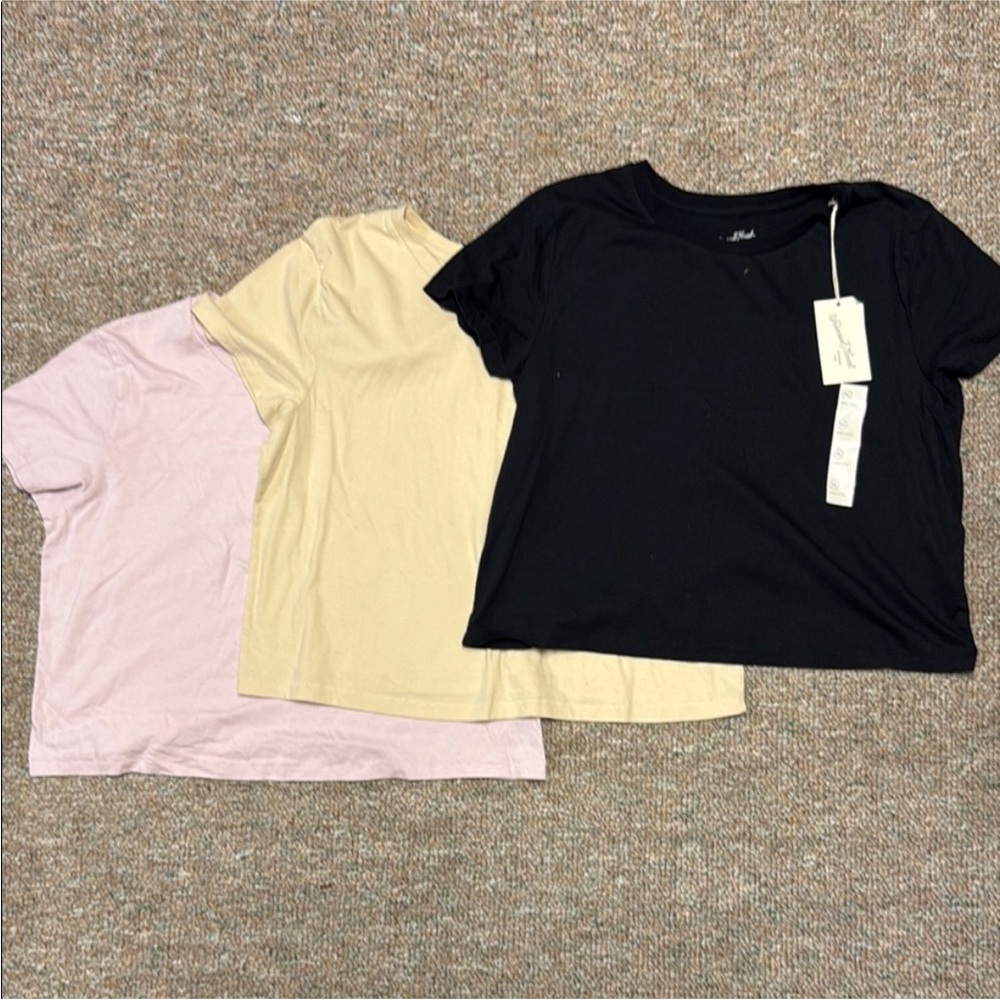 3 Universal Thread Short Sleeve Tees - Black, Pink, and Beige - Picture 7 of 7